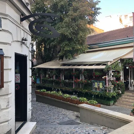 Skadarlija Free Parking