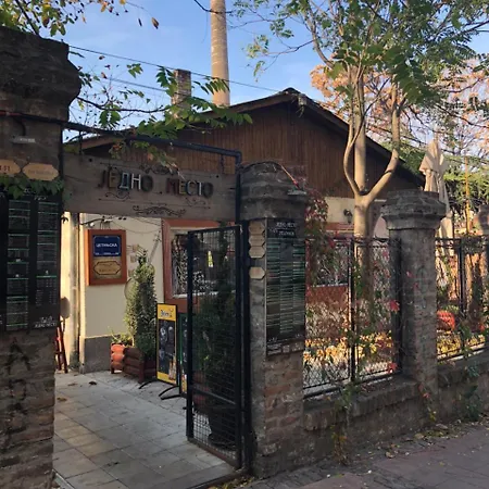 Skadarlija Free Parking Belgrad
